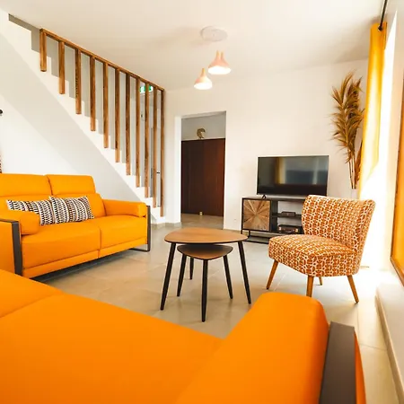 Savana Moon Villa *